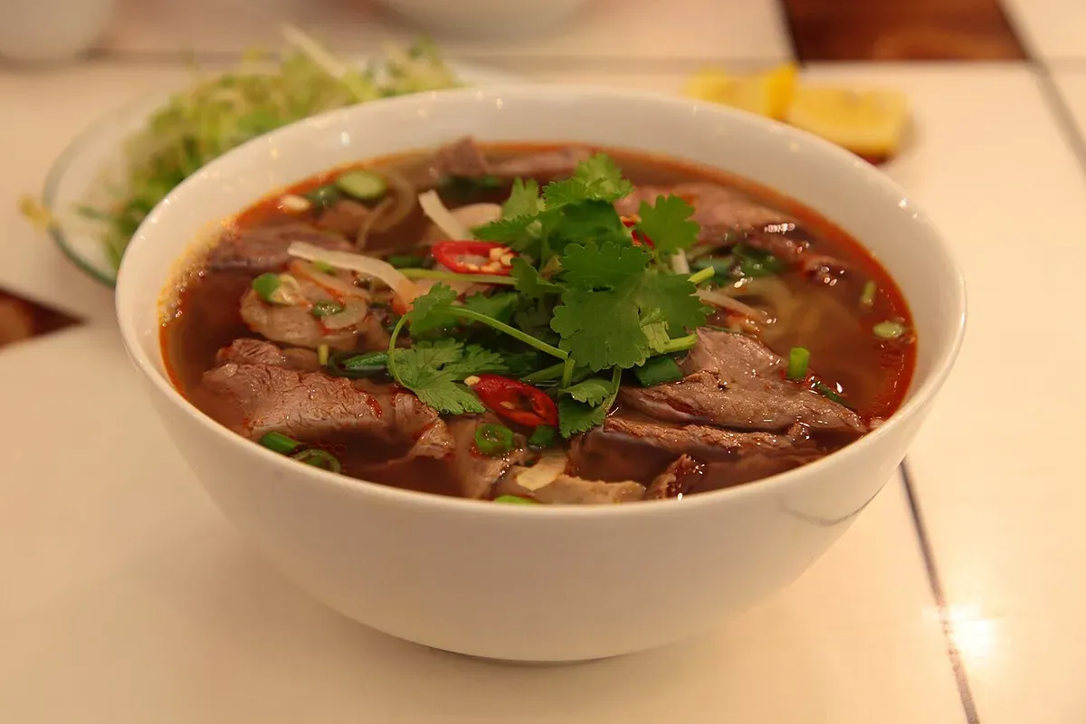 Dish illustration: Bun bo Hue