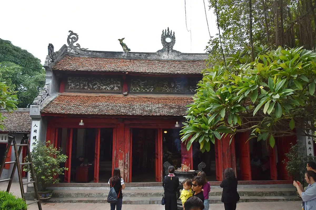 Ngoc Son Temple